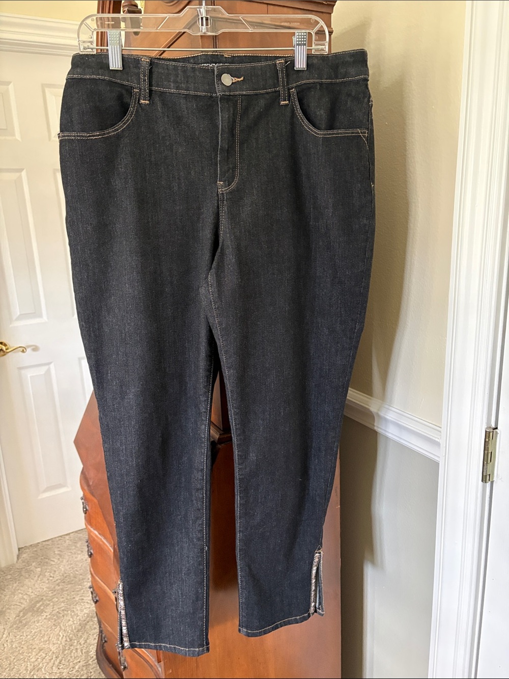 *Chico's Dark Denim Girlfriend Slim Leg Ankle Jeans w Beaded Ankle Slits BOHO